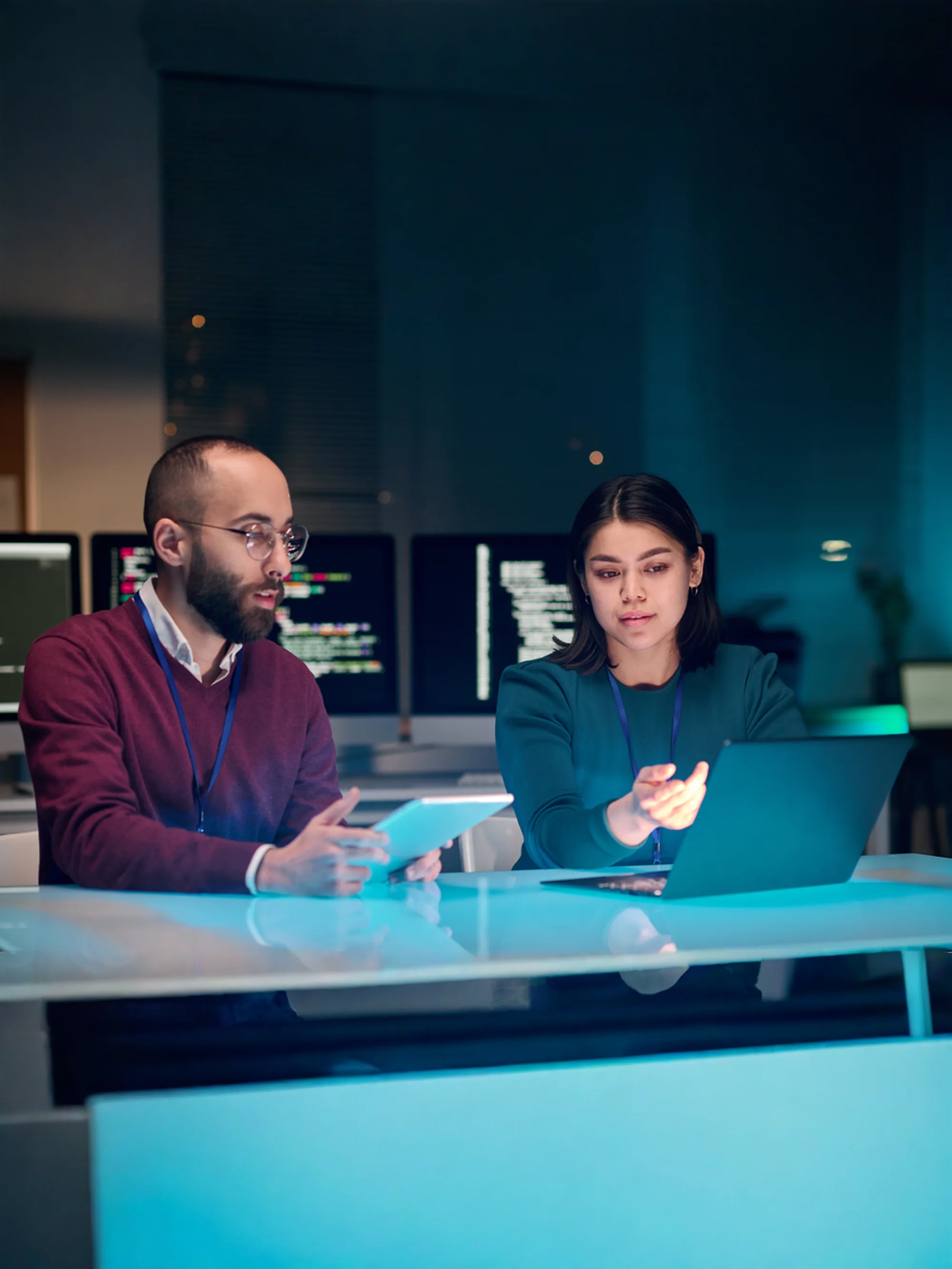 Imagen personas trabajando